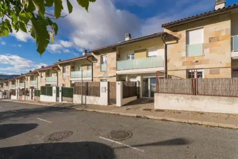 Casa adosada en calle calle Txopodi