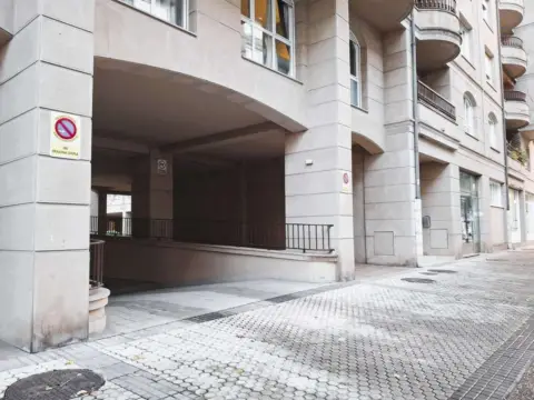 Garaje en calle de Donibane Garazi