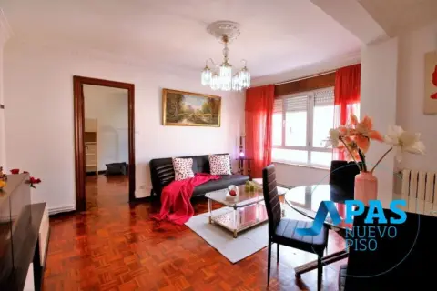 Piso en calle de Casimiro Sáinz