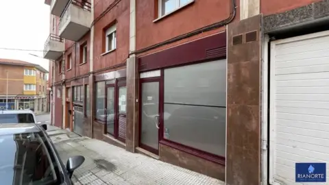 Local comercial en calle Altamira Bajà