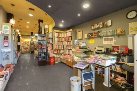 Local comercial en Área Romántica