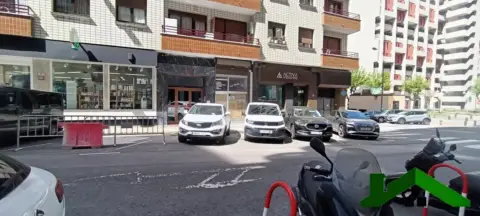 Local comercial en calle Larrakotorre