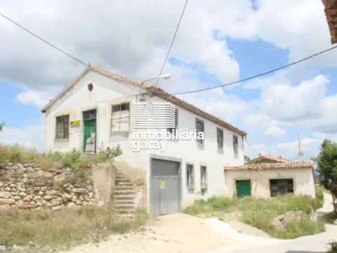 Nave comercial en Pabellón Con Terreno