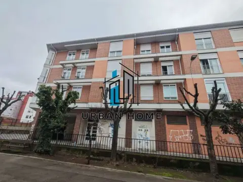 Piso en calle de la Velasquita
