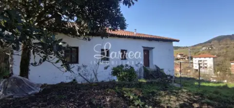 Casa en Barrio de Urkitze