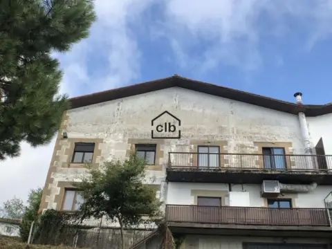 Casa pareada en calle Kristobal Balenziaga Kalea