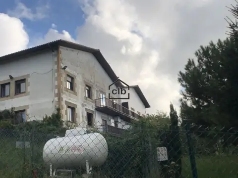 Casa pareada en calle Kristobal Balenziaga Kalea