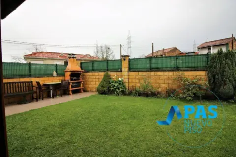 Casa pareada en Barrio de Sobarzo Penia