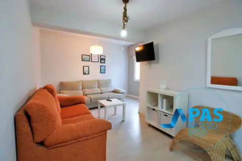 Piso en calle de la Universidad