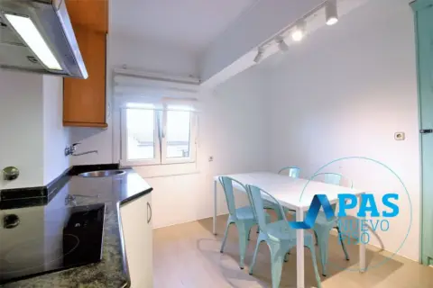 Piso en calle de la Universidad