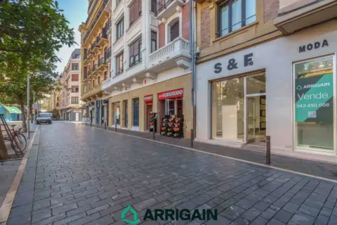 Local comercial en calle de San Francisco, 18