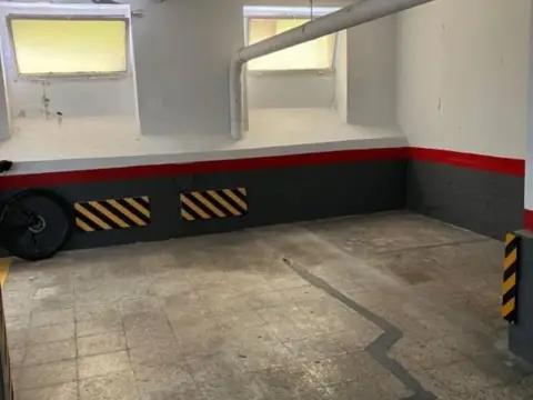 Garaje en calle de Catalina Erauso