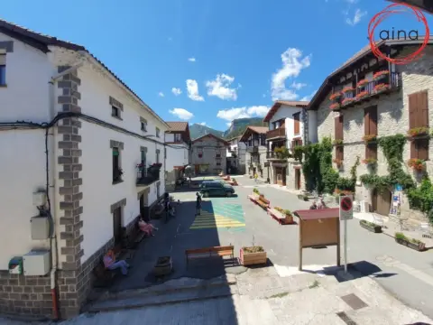 Casa en Burgui - Burgi