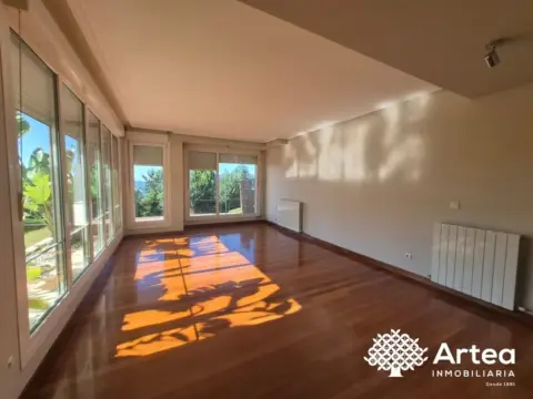 Casa adosada en calle Arribiazpi