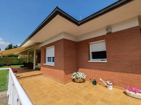 Chalet en Anguciana
