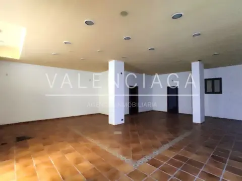Local comercial en Antxo