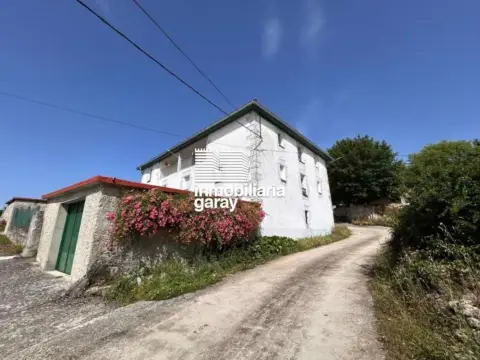 Casa en Castrobarto--Ojo, Hay Instrucc Para Abrir Puertas y Avisar A Dueños---