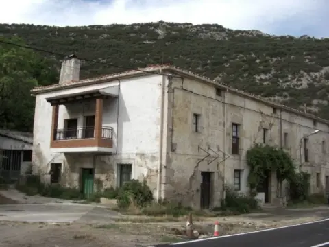 Casa en Valdenoceda