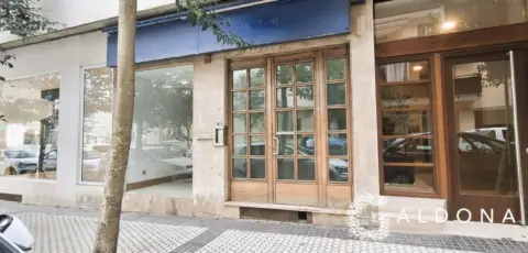 Local comercial en calle de Serrano Anguita