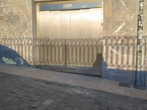 Garaje en calle de Mari