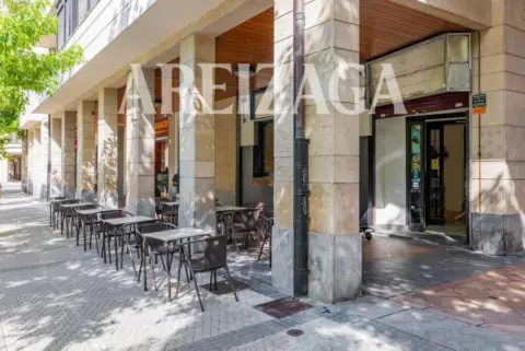 Local comercial en Plaza de José María Sert, 2