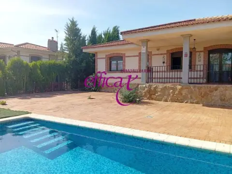 Casa en Lucillos