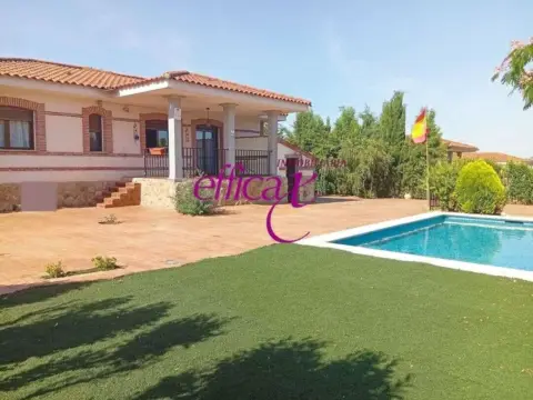 Casa en Lucillos