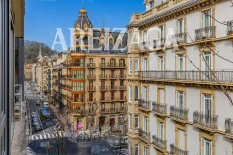 Piso en calle de Loiola, 4