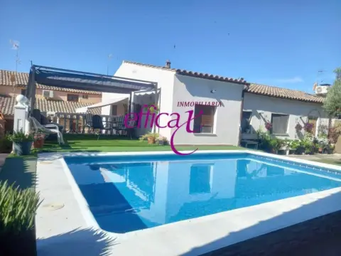 Chalet en Santo Domingo-Caudilla