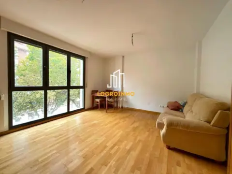 Piso en Portillejo-Valdegastea