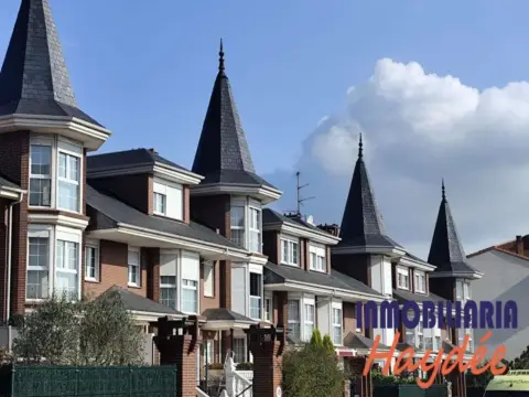 Casa adosada en Artaza