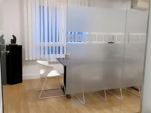 Oficina en Avenida-Boulevard