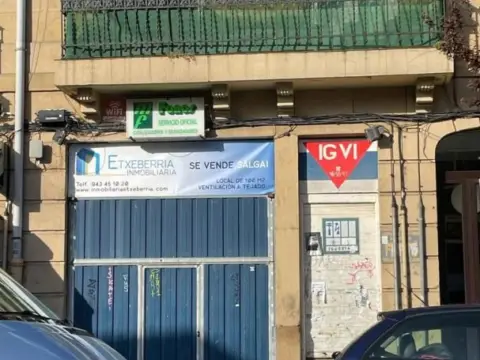 Local comercial en calle de la Autonomía, 8