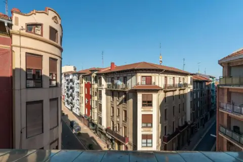 Piso en calle de las Juntas Generales
