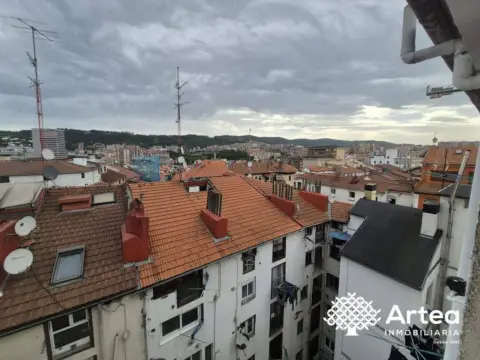 Piso en calle de las Cortes