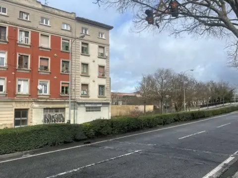 Piso en Avenida de Aróstegui