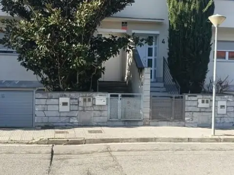 Casa adosada en calle de París