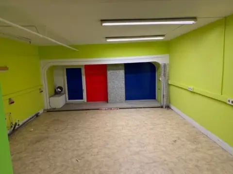 Local comercial en calle de Iparragirre