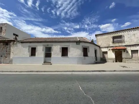 Casa en Avenida Montes De Toledo