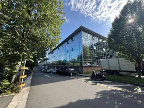 Oficina en Extrarradio