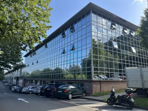 Oficina en Extrarradio