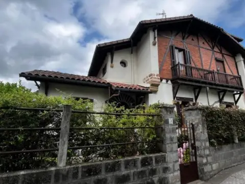 Chalet en calle de Matxiñene