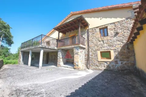 Casa en calle Barrio La Lastra