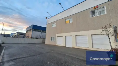 Nave industrial en Babel