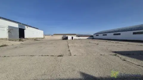 Nave industrial en Fustiñana