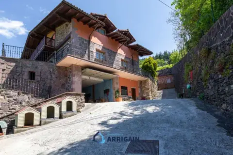 Chalet en calle Elduain