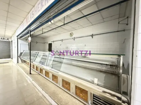 Local comercial en Plaza Mamariga