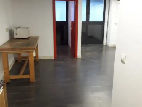 Oficina en calle de Mundaitz