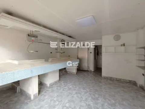 Local comercial en calle Txingurri Pasealekua