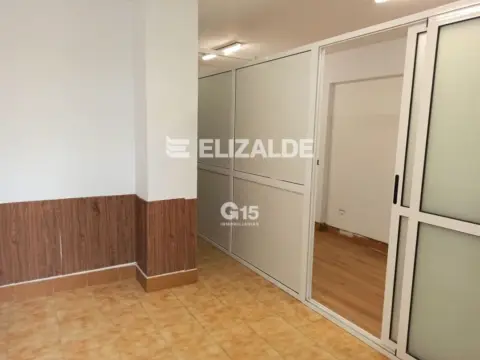 Local comercial en calle Txirrita Bertsolaria Pasealekua